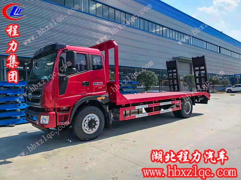 湖北程力集團(tuán)福田平板運輸車