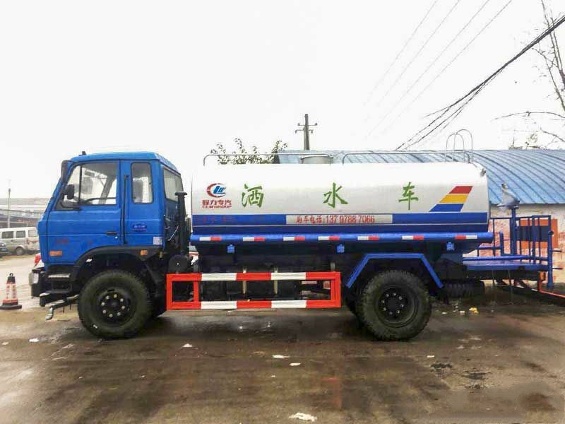程力集團(tuán)的工地灑水車(chē)，您知道怎么選擇嗎？