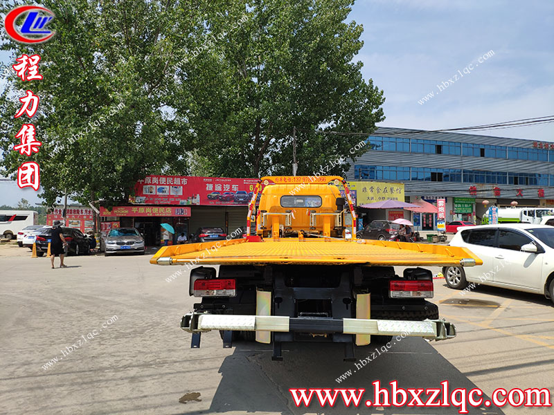 湖北程力集團生產(chǎn)的東風D8清障車價格是多少？